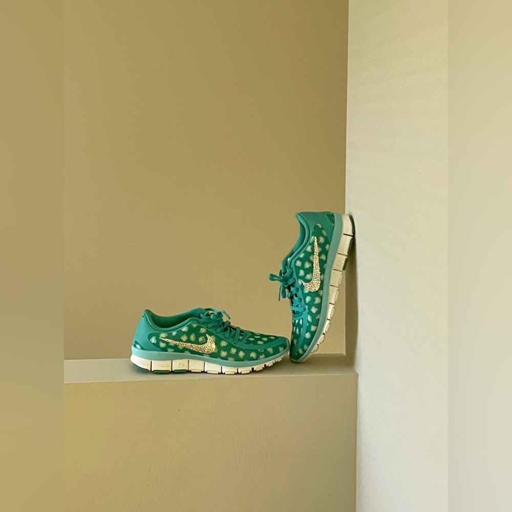 💎👟 Bling ✨NIKE Free 5.0, sz 8 USA Women’s